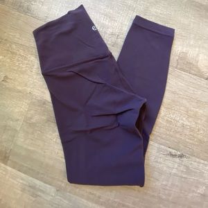 UEC lululemon Align 25” sz 6 Purple
